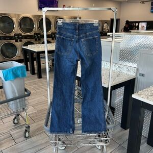 GAP BLUE DENIM FLARE SIZE 27 women’s jeans size 4 petite